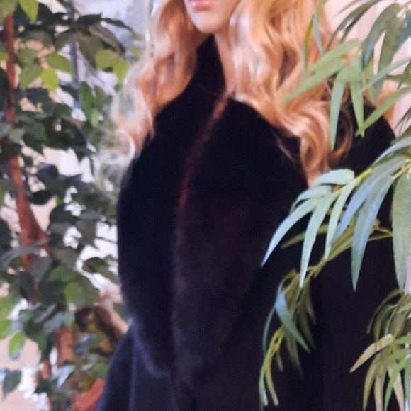 Calvin Klein 100% wool long coat with Fox collar - Picture 8 of 12